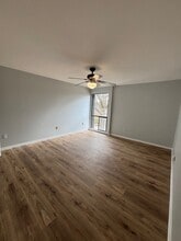 2114 Bonnywood Ln, Unit 203 in Silver Spring, MD - Foto de edificio - Building Photo