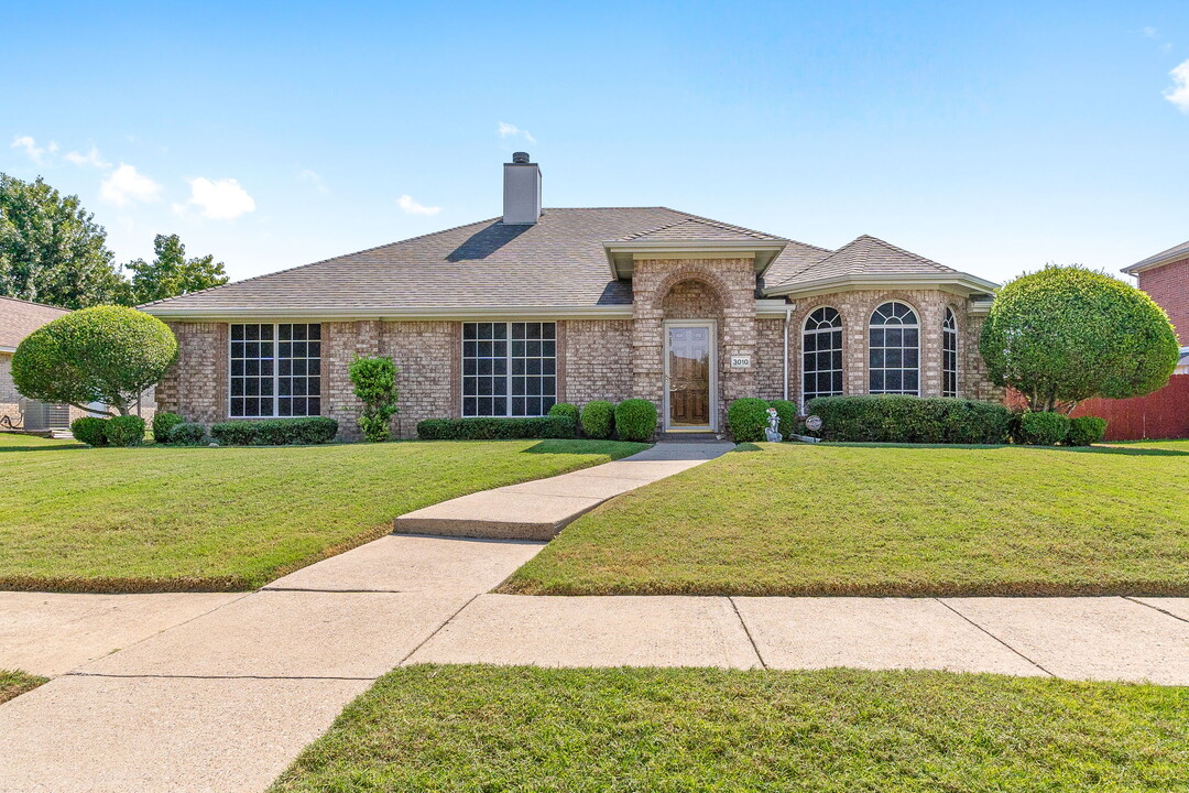 3010 Chalkstone Dr in Rowlett, TX - Foto de edificio