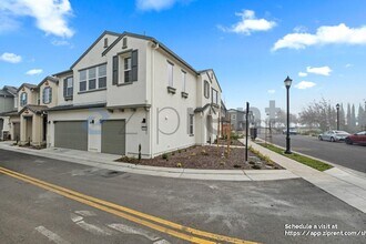 67 W San Francisco Dr in Mountain House, CA - Foto de edificio - Building Photo