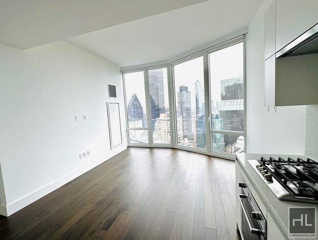 East 44th Street, Unit 35G