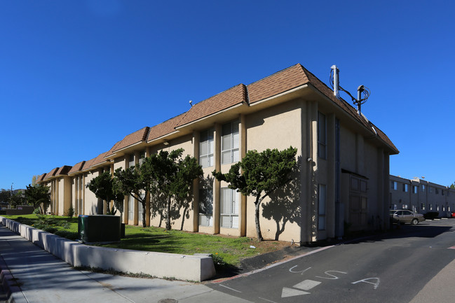 Westside Apartments in Poway, CA - Building Photo - Building Photo