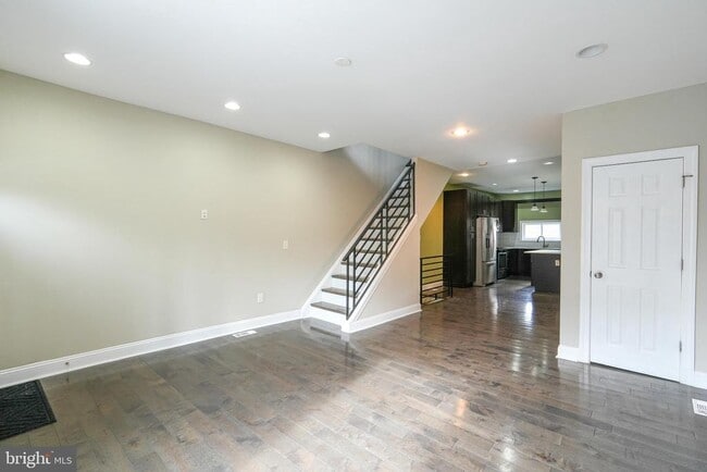 2633 Tasker St in Philadelphia, PA - Building Photo - Building Photo