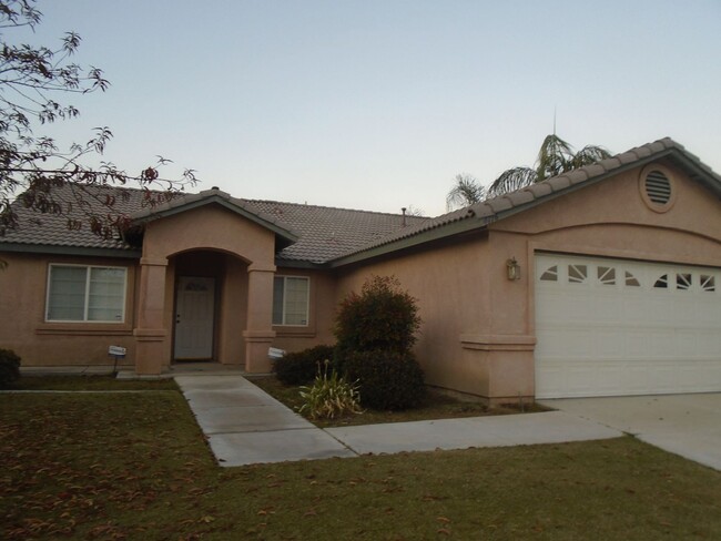 4116 Silver Maple Ct in Bakersfield, CA - Foto de edificio - Building Photo