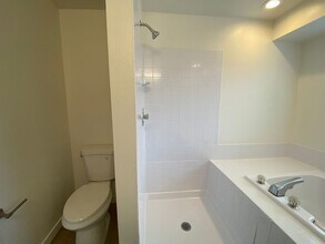 1224 SW 353rd St in Federal Way, WA - Building Photo - Building Photo