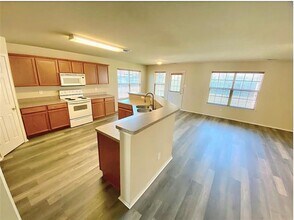 5349 Cameron Dr in Grand Prairie, TX - Foto de edificio - Building Photo