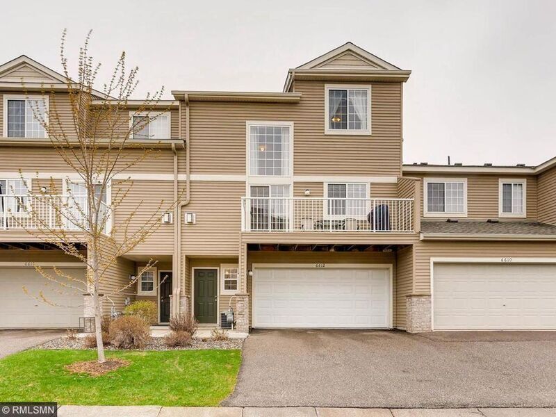 6612 Olive Ln N in Maple Grove, MN - Building Photo