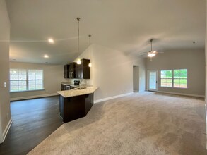 9103 Eagle Trce Dr SE in Owens Cross Roads, AL - Building Photo - Building Photo