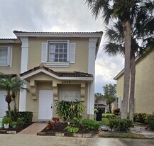 6950 Blacksmith Way in Greenacres, FL - Building Photo