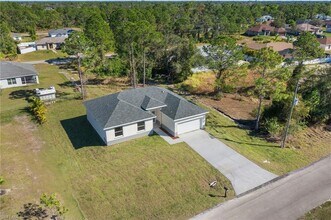 1918 Wanda Ave N in Lehigh Acres, FL - Foto de edificio - Building Photo