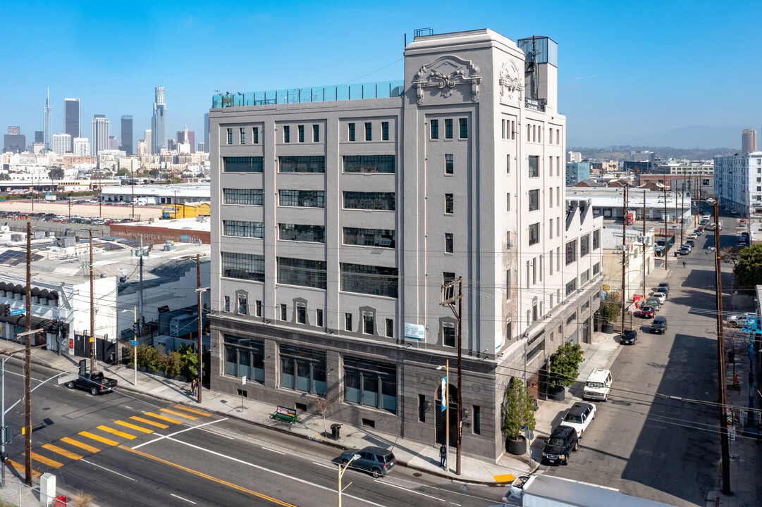 The Walnut Building in Los Angeles, CA - Building Photo