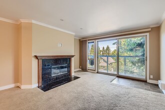 17 Etruria in Seattle, WA - Building Photo - Interior Photo