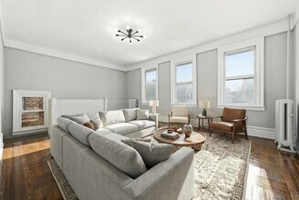 40 Bayview Ave in Jersey City, NJ - Building Photo - Building Photo