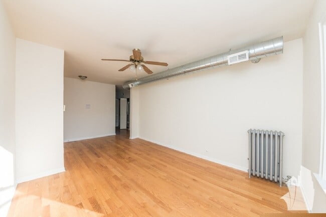 1251 W Henderson St, Unit #  01 in Chicago, IL - Building Photo - Building Photo