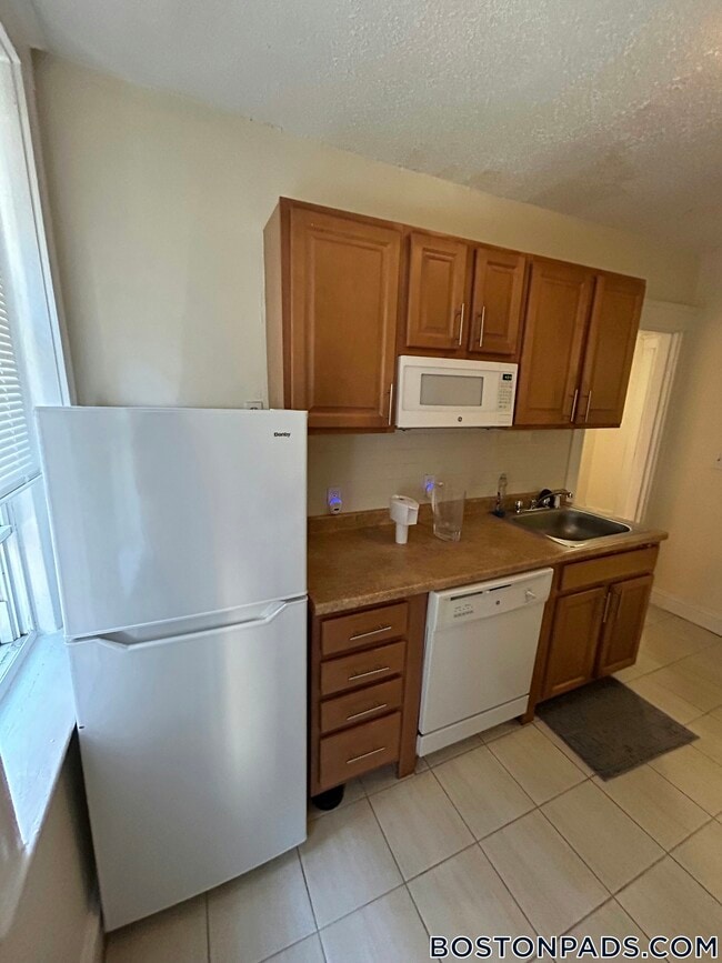 5 Barrows St in Boston, MA - Building Photo - Building Photo