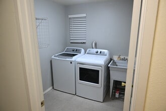 10733 Burke Ave N, Unit Unit21 in Seattle, WA - Building Photo - Building Photo