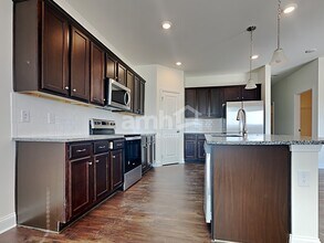 813 Headland Way in Canton, GA - Building Photo - Building Photo