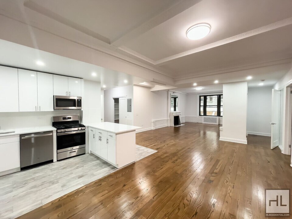 WEST 58 STREET in New York, NY - Building Photo
