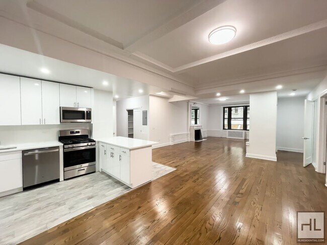 WEST 58 STREET in New York, NY - Building Photo - Building Photo