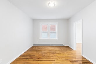 216 Park Ave in East Rutherford, NJ - Building Photo - Building Photo