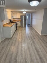 136 Cabana Dr in Toronto, ON - Building Photo - Building Photo