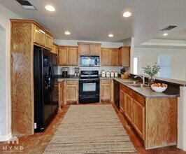 115 Jolin Ln in Weatherford, TX - Foto de edificio - Building Photo