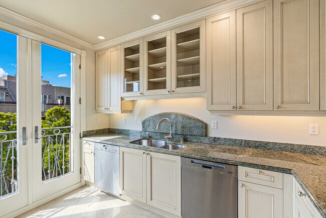 3439 Sacramento St in San Francisco, CA - Building Photo - Building Photo