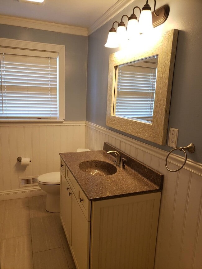 1433 Lakeside Rd in Virginia Beach, VA - Building Photo - Building Photo