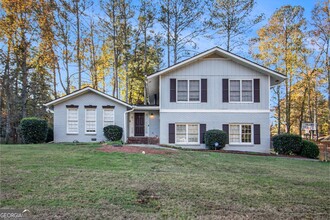 118 Lafayette Dr in Fayetteville, GA - Foto de edificio - Building Photo