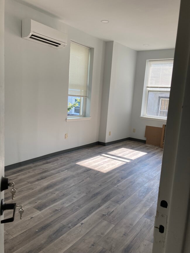 2513 Frankford Ave, Unit 4 in Philadelphia, PA - Building Photo - Building Photo