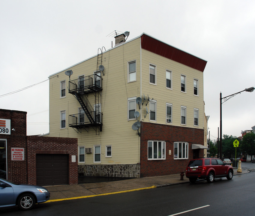 663 Market St in Newark, NJ - Foto de edificio