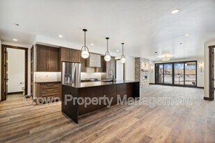 317 Akers Ln in Whitefish, MT - Building Photo