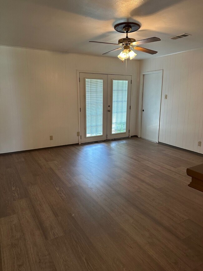 property at 6003 Heatherbrook Dr