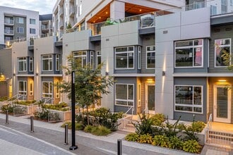 Vive Luxe in San Diego, CA - Foto de edificio - Building Photo