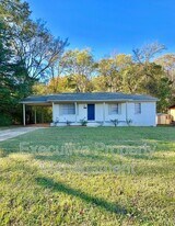 724 Illinois Rd in Birmingham, AL - Building Photo