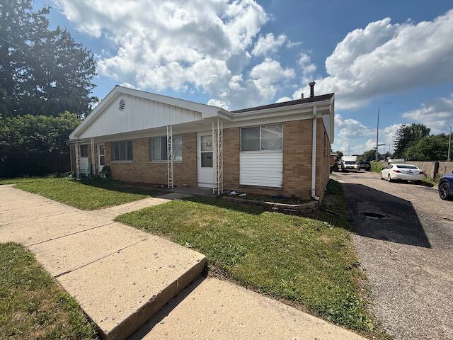 property at 3822 North Sheridan Knolls Court
