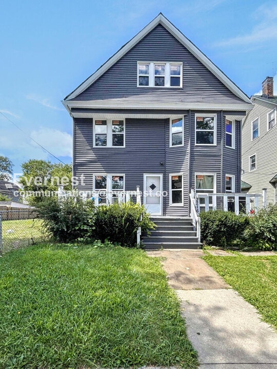 2216 E 82nd St in Cleveland, OH - Building Photo