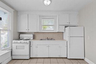 4020 Avenue O 1/2 in Galveston, TX - Building Photo