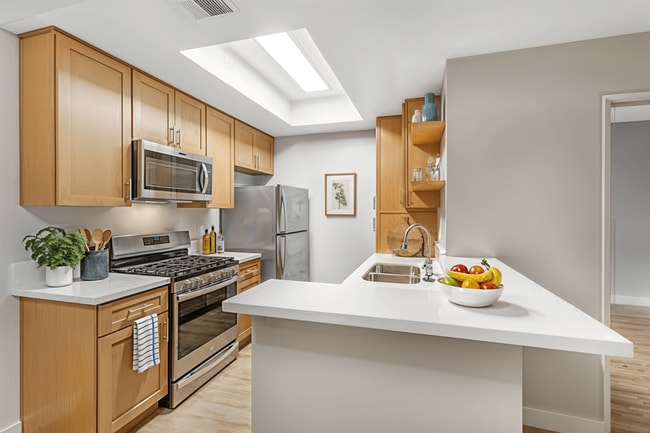 Noho Huston in North Hollywood, CA - Building Photo - Building Photo