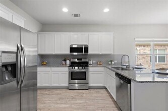18426 Stevie Ray Dr in Round Rock, TX - Building Photo - Building Photo