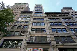 36 W 15th St in New York, NY - Building Photo - Building Photo