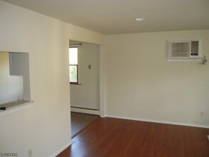 31 Spring Ave in Oakland, NJ - Building Photo - Building Photo