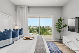 9955 E County Hwy 30A in Panama City Beach, FL - Foto de edificio - Building Photo