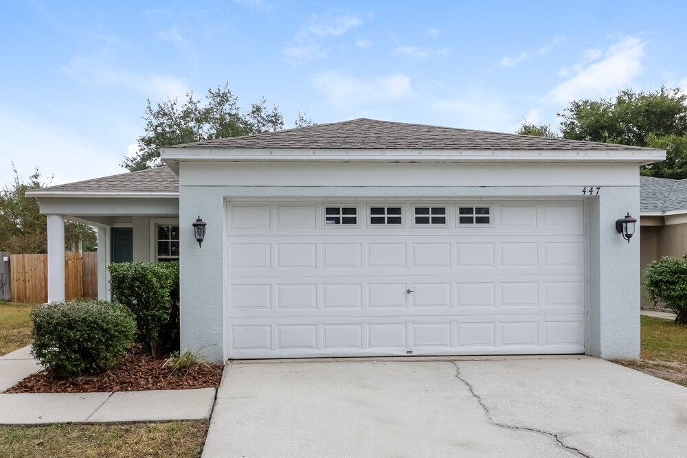 447 Maple Pointe Dr in Seffner, FL - Foto de edificio
