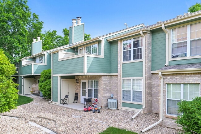 property at 2726 E Otero Pl