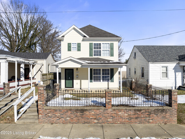 property at 1319 Oakwood Ave