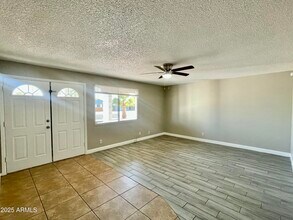 2220 W Joan De Arc Ave in Phoenix, AZ - Building Photo - Building Photo