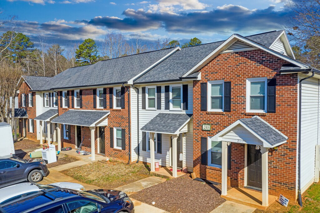 Ashbrook Village Apartments in Gastonia, NC