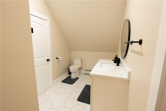 197 Old Great Rd in North Smithfield, RI - Foto de edificio - Building Photo