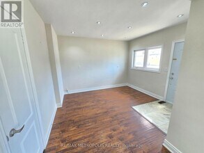 238 Toronto Ave in Oshawa, ON - Building Photo - Building Photo