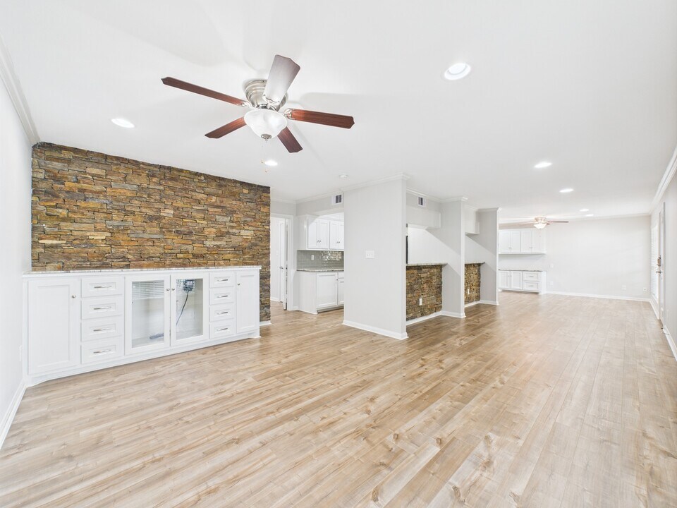 5333 Richmond Ave. in Houston, TX - Building Photo